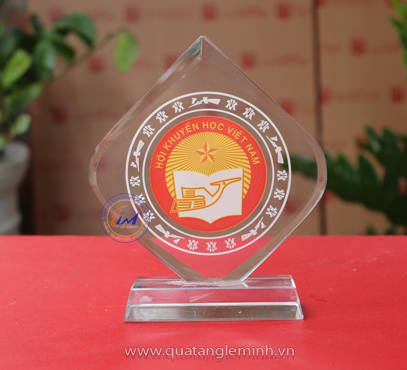 Kỷ niệm chương pha lê (mẫu hình vuông chặt gốc)